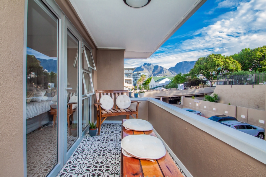 To Let 2 Bedroom Property for Rent in Green Point Western Cape